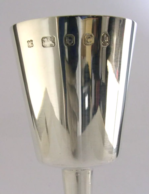 ENGLISH STERLING SILVER MID CENTURY MODERN GOBLET CHALICE 1977 STYLISH 184g