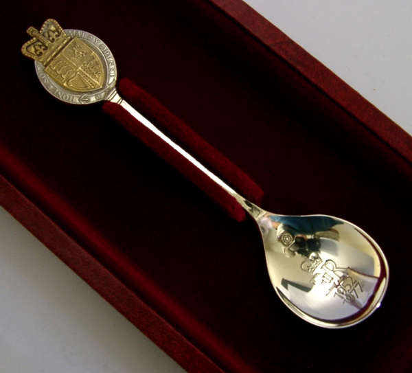 STERLING SILVER QUEEN ELIZABETH SILVER JUBILEE JAM SPOON 1977 CASED MINT 34g