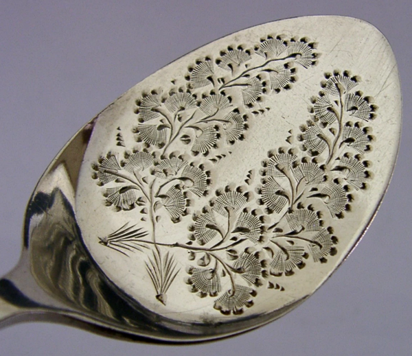 PRETTY FERN ENGRAVED ENGLISH ANTIQUE STERLING SILVER JAM PRESERVE SPOON 1901