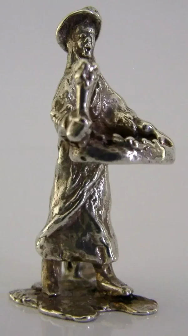 QUALITY ENGLISH CAST SOLID STERLING SILVER MENU HOLDER FLOWER SELLER 1975