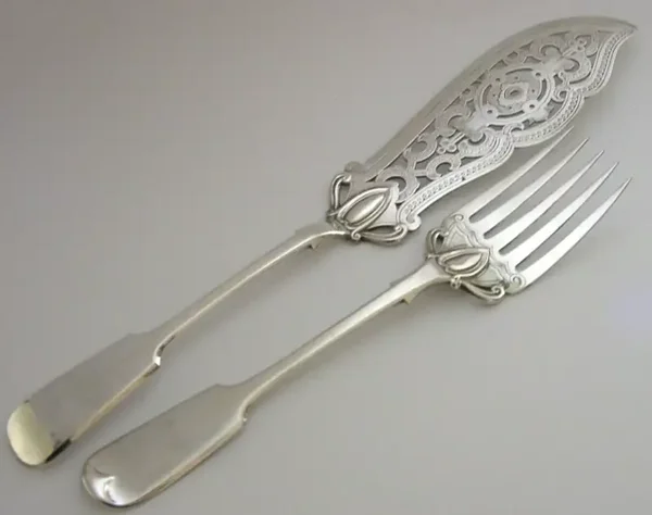BEAUTIFUL GOTHIC ENGLISH VICTORIAN SILVER PLATED FISH SERVERS 1868 ANTIQUE 292g