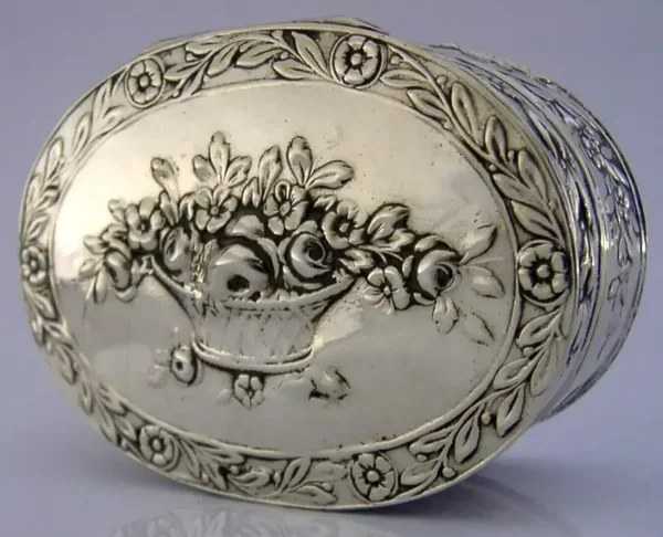 PRETTY 66g GERMAN HANAU SOLID SILVER TABLE BOX c1910 ANTIQUE FLOWER BASKET