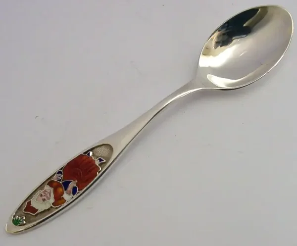 STERLING SILVER ENAMEL A CHRISTMAS CAROL SPOON 1979 MRS FEZZIWIG 22g