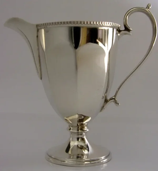 MINT ART DECO STERLING SILVER CREAM JUG 1937 ENGLISH ANTIQUE 78g
