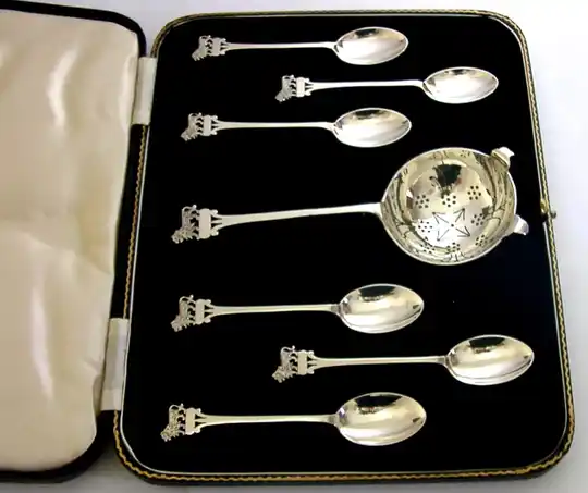 CASED SET of SIX STERLING SILVER LION TEA SPOONS & TEA STRAINER 1939 ART DECO