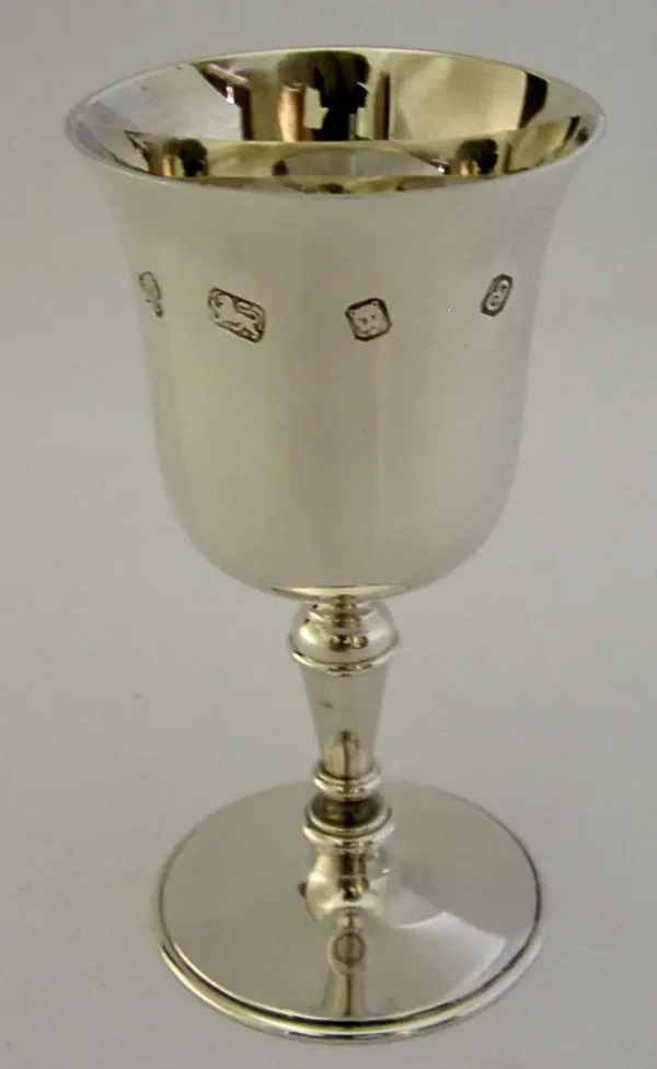 MINT ENGLISH SOLID STERLING SILVER GOBLET CHALICE CUP 1979 BARWARE 106g