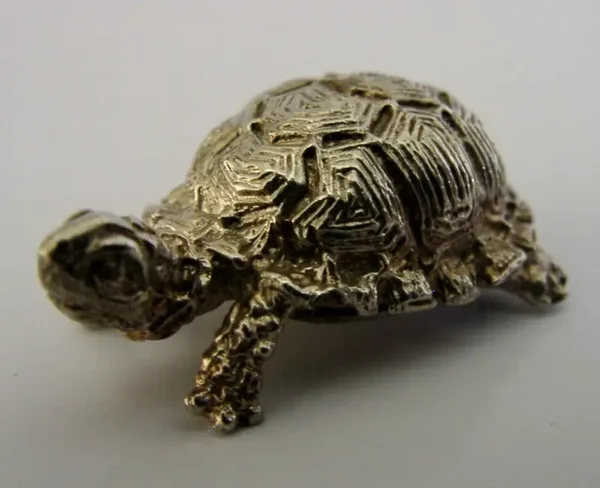 NOVELTY ENGLISH CAST STERLING SILVER MINIATURE TORTOISE BOX FIGURE 1986 ANIMAL