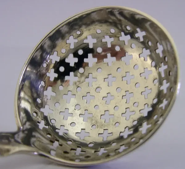 SCOTTISH GEORGIAN STERLING SILVER SUGAR SIFTER SPOON 1824 ANTIQUE 30g