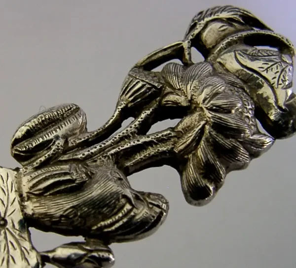 BEAUTIFUL ANTIQUE CHINESE EXPORT SILVER CHRYSANTHEMUM SPOON c1910 ANTIQUE