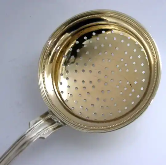 SWEDISH SOLID SILVER LARGE SUGAR SIFTER SPOON / STRAINER LADLE 1903 ANTIQUE 54g