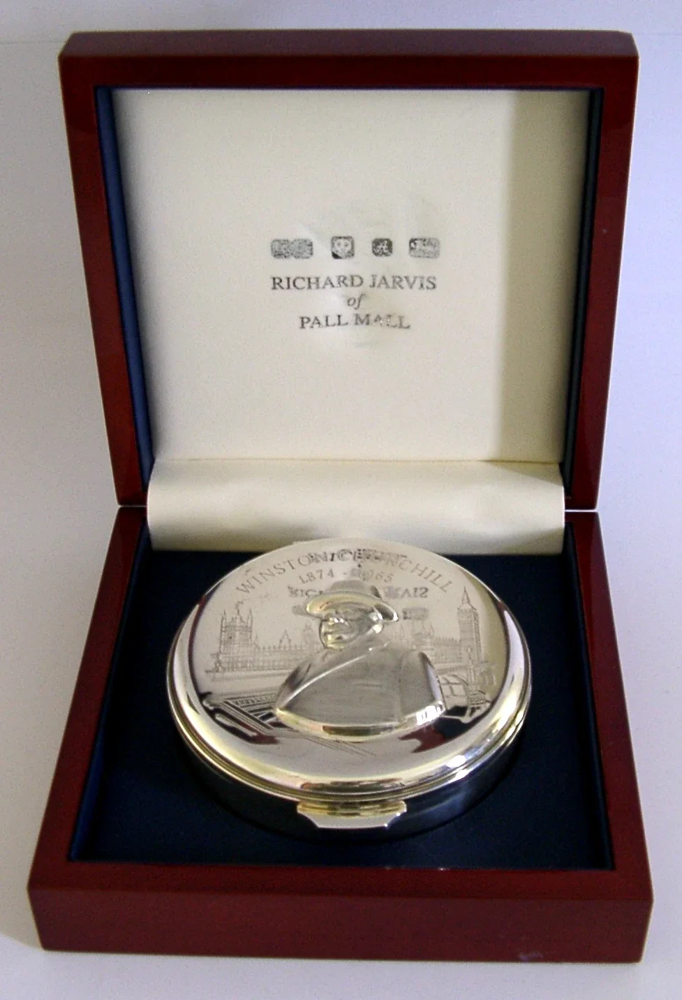 SUPERB HEAVY 208g WINSTON CHURCHIL STERLING SILVER TABLE BOX 2006 ENGLISH