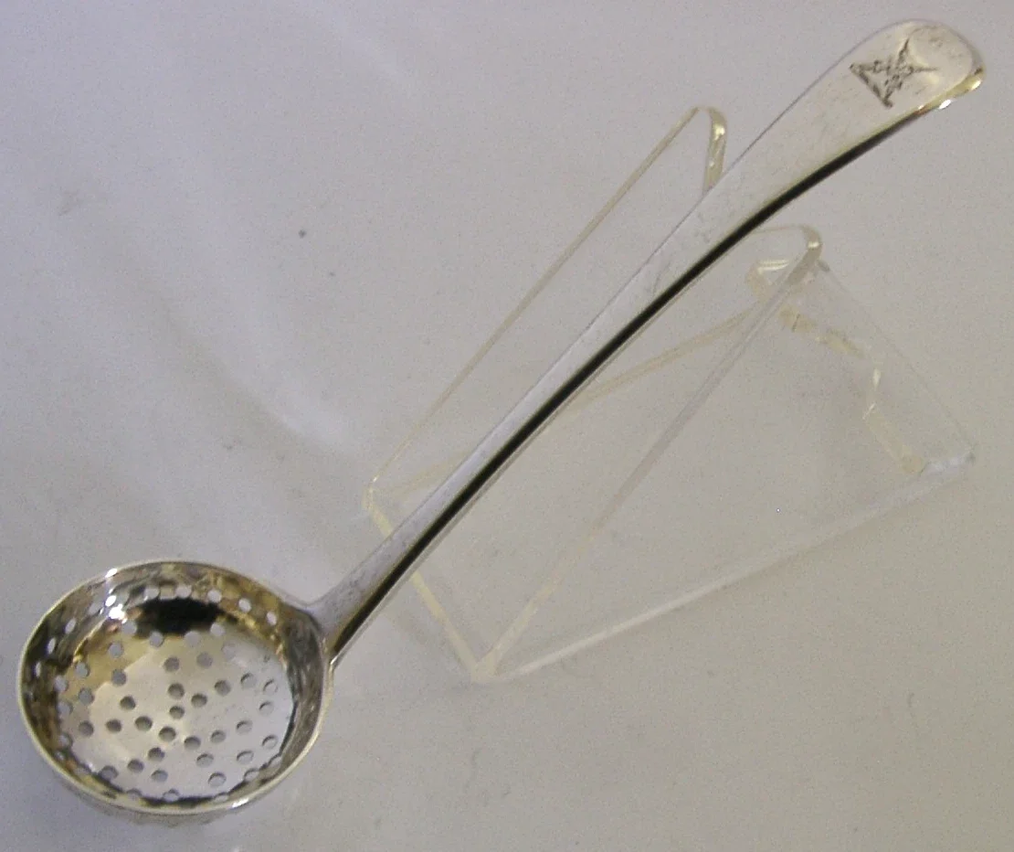 STERLING SILVER FITCH FAMILY CREST SPICE SIFTER SPOON 1812 GEORGIAN ANTIQUE