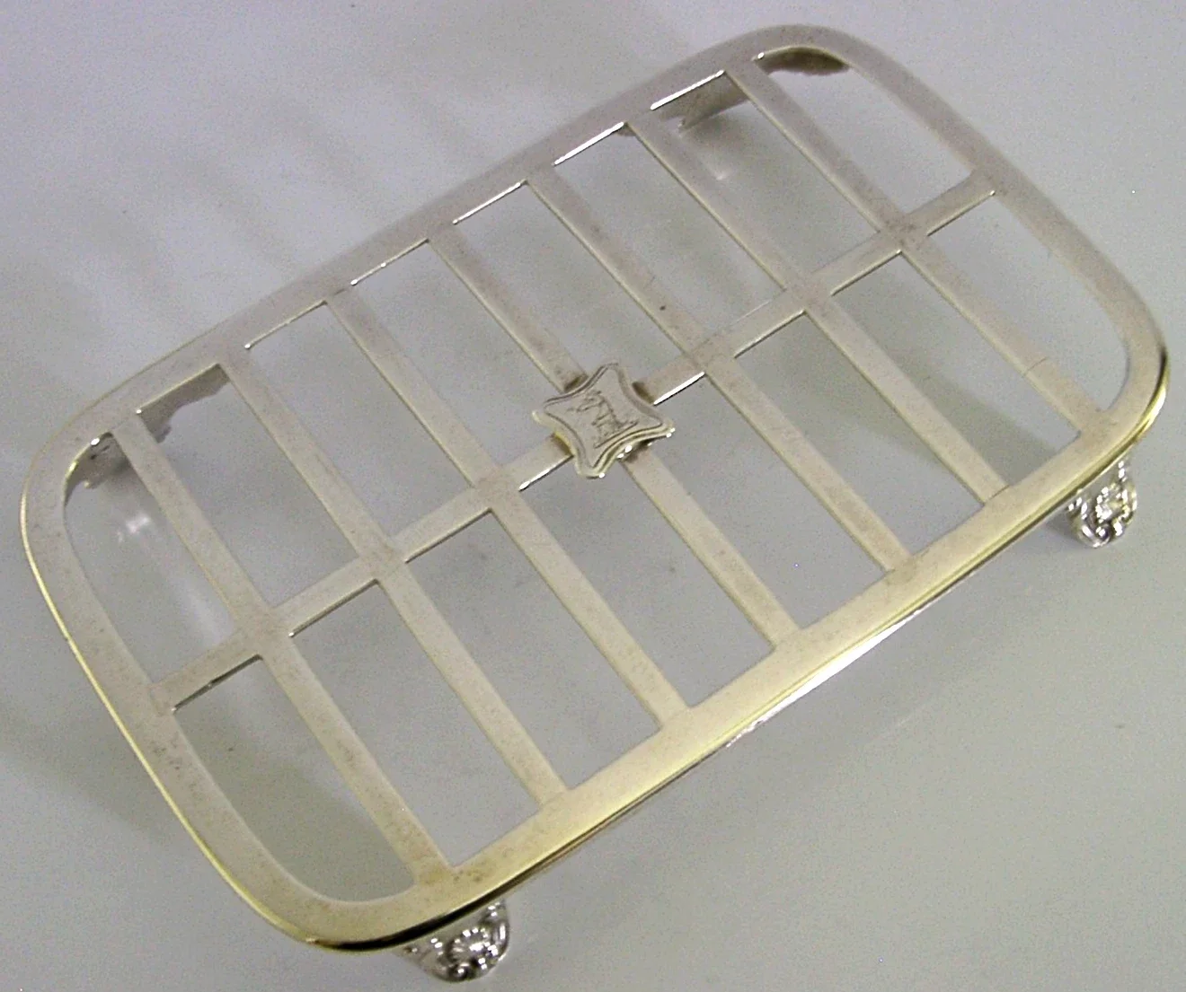 UNUSUAL CHARLES FOX WILLIAM IV STERLING SILVER TEAPOT STAND JACKSON CREST 1836
