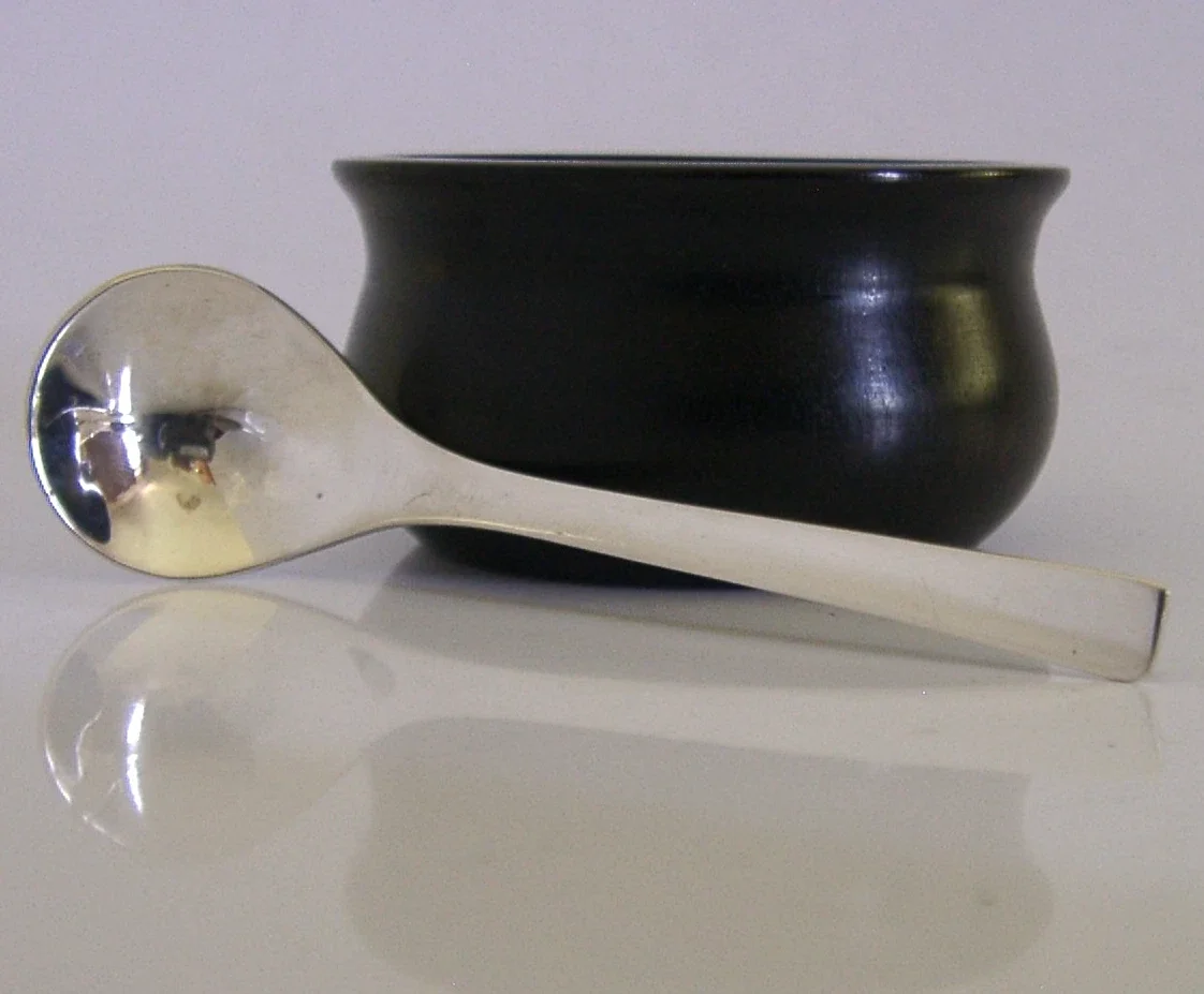 UNUSUAL SOLID STERLING SILVER SPOON & POLISHED HARDWOOD SALT CELLAR LONDON 1988