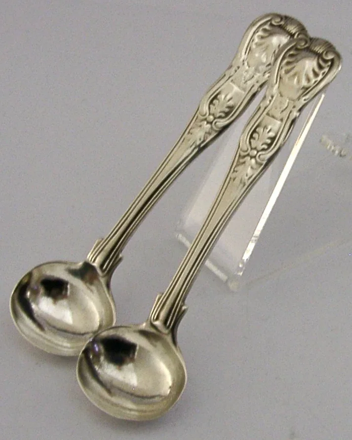HEAVY 47g STERLING SILVER SALT SPOONS ANTIQUE 1844 TURNBULL CREST