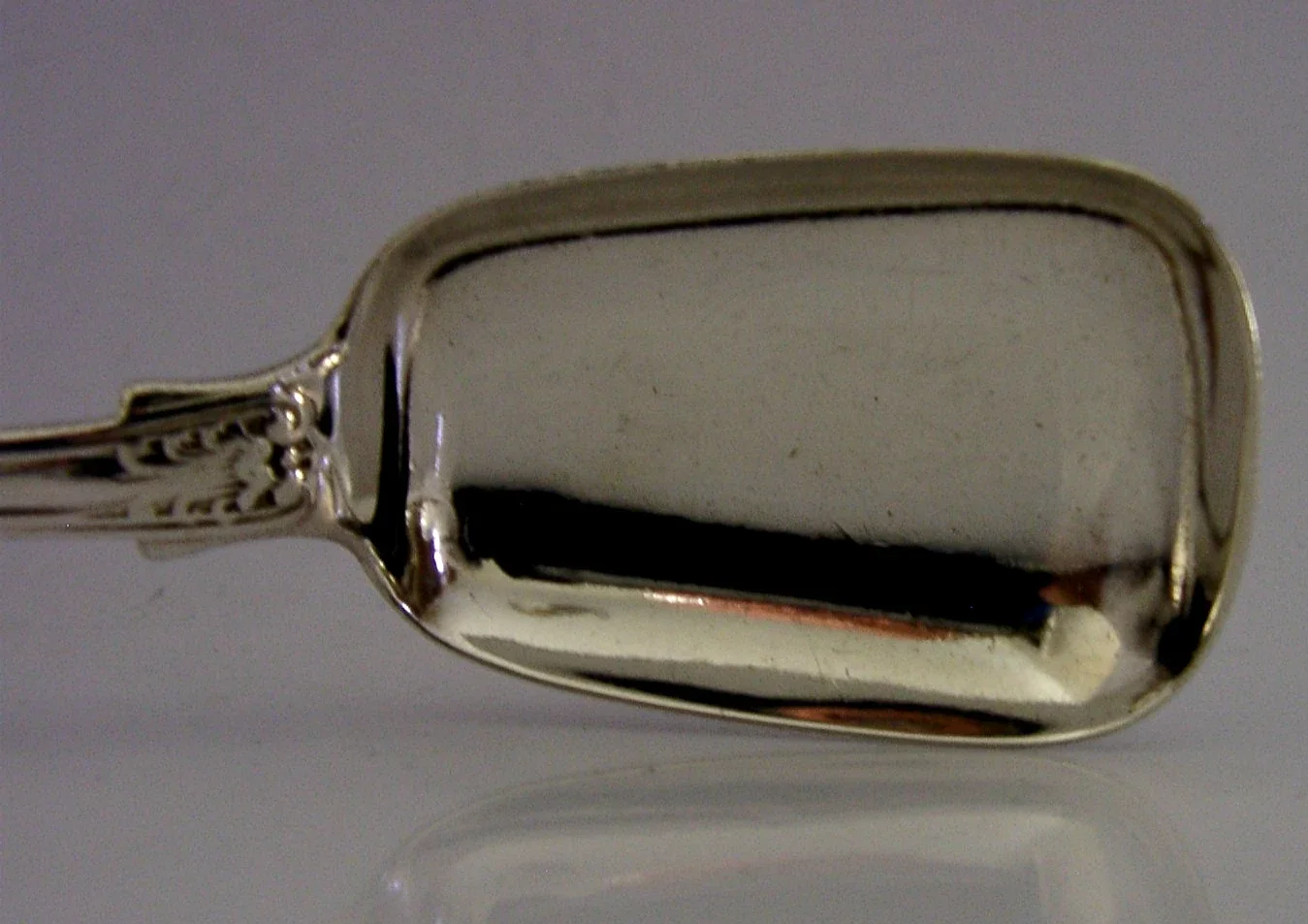 VICTORIAN STERLING SILVER SUGAR SCOOP 1840 KINGS PATTERN 34g