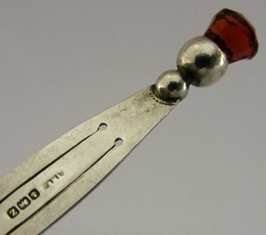 PRETTY ENGLISH SOLID STERLING SILVER BOOKMARK 1924 ANTIQUE