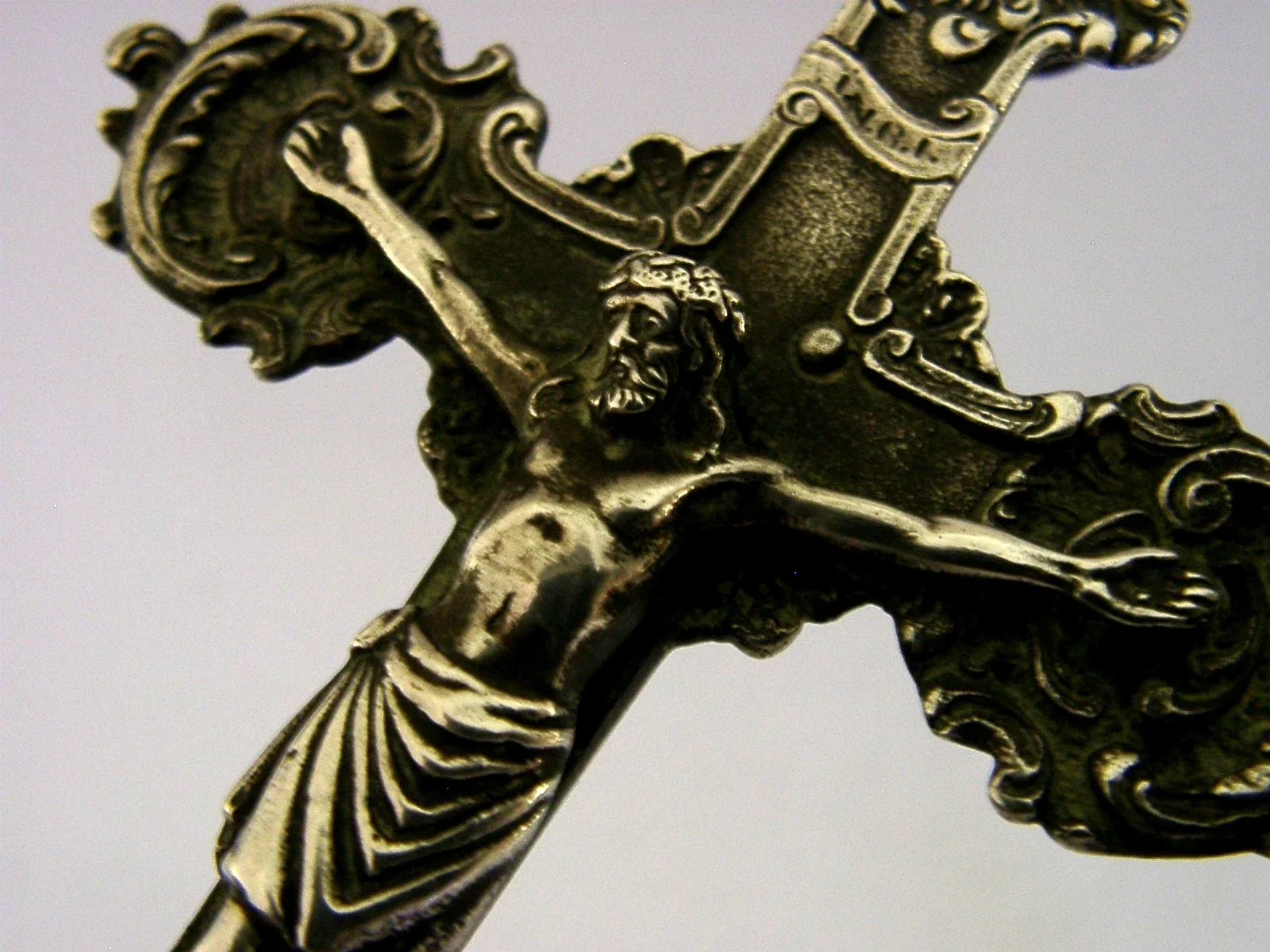 RARE 5+inch GERMAN HANAU SOLID SILVER WALL CROSS CRUCIFIX 1900 ANTIQUE RELIGIOUS