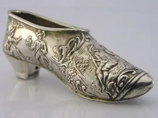 GERMAN HANAU SOLID SILVER SHOE PIN CUSHION c1890 SEWING NEEDLEWORK ANTIQUE