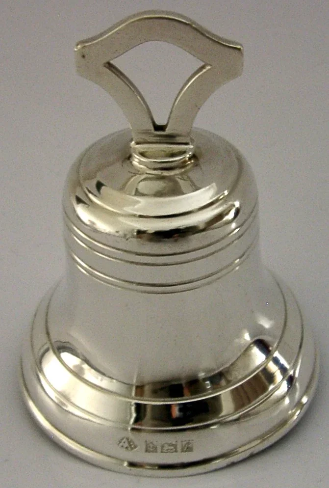 STYLISH ENGLISH STERLING SILVER TABLE DESK RECEPTION BAR BELL 1960 DESK ITEM 56g