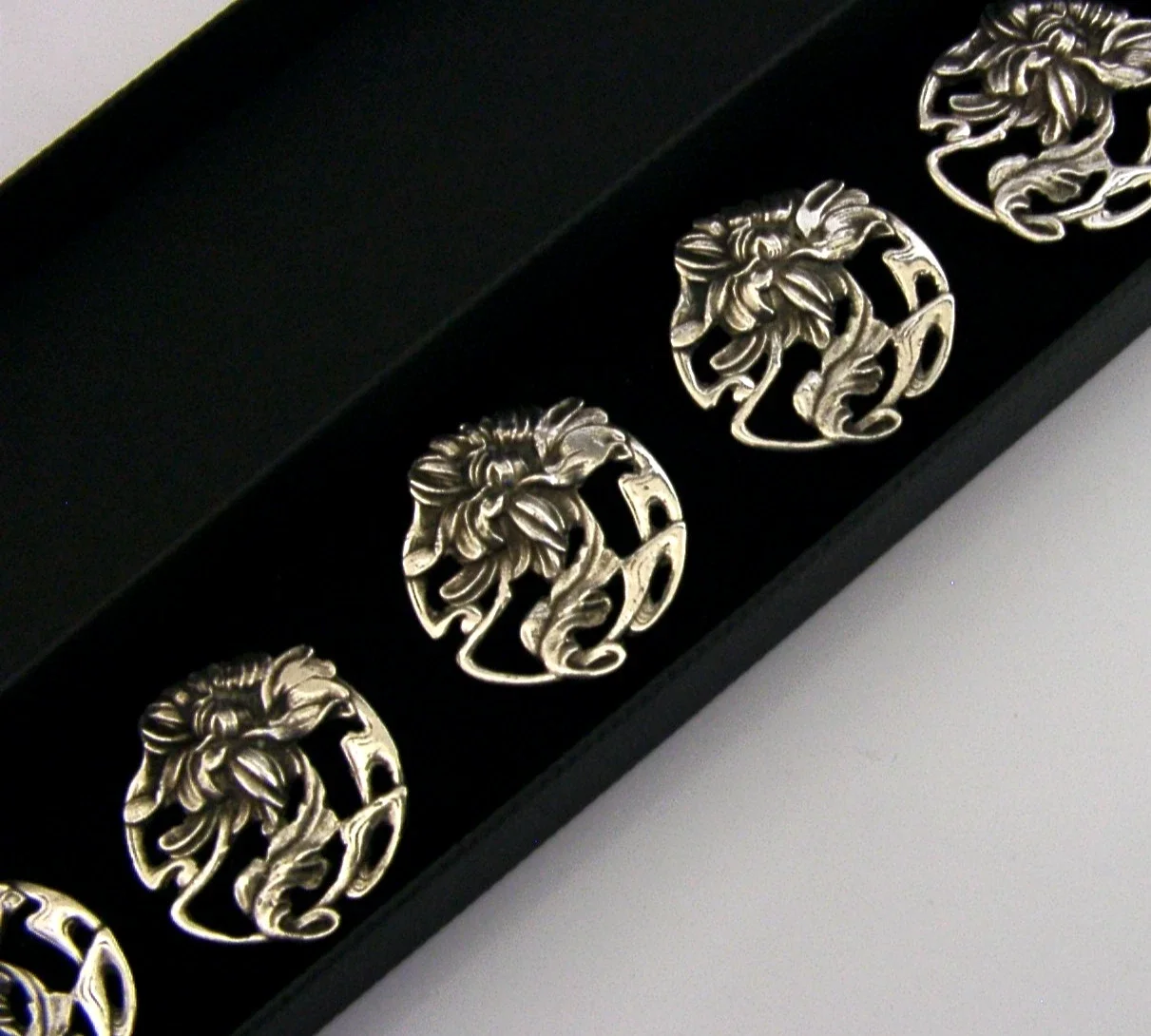 SIX LARGE STERLING SILVER ART NOUVEAU FLOWER BUTTONS 1903 ANTIQUE ENGLISH