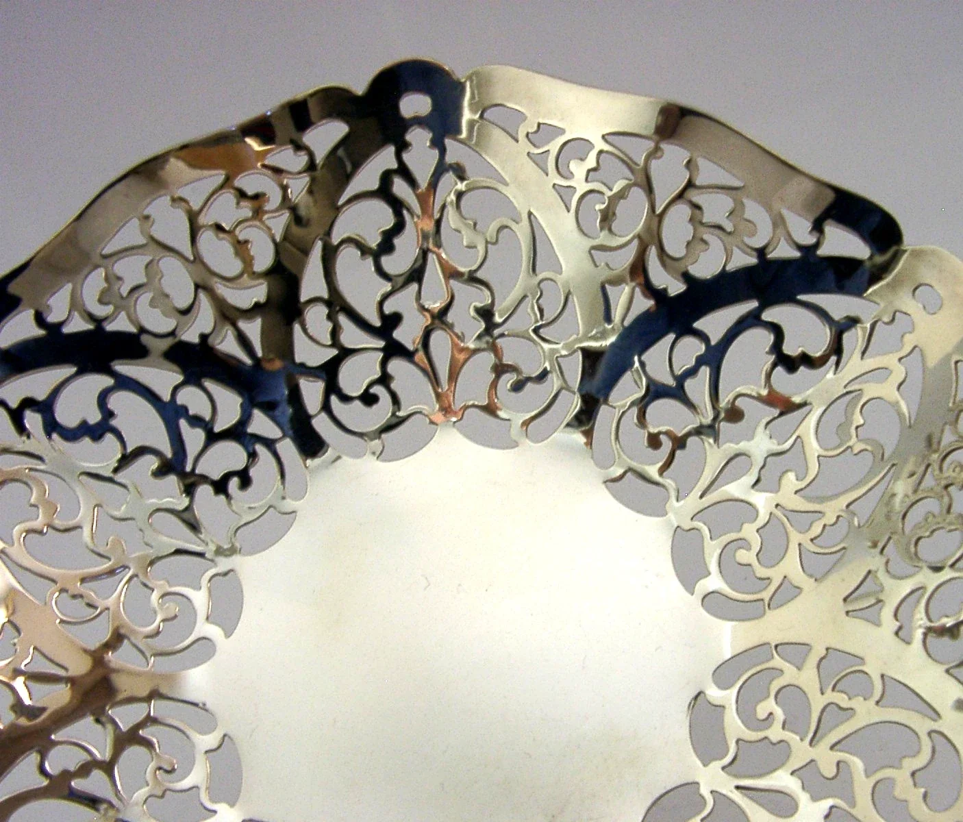 BEAUTIFUL 92g ENGLISH SOLID STERLING SILVER NUT DISH SWEET BON BON BOWL 1961