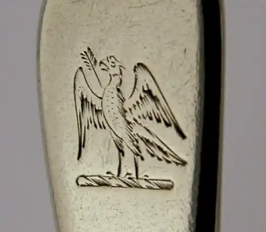 UNUSUAL GEORGIAN STERLING SILVER THACKERAY FAMILY CRESTED EGG SPOON 1806 ANTIQUE