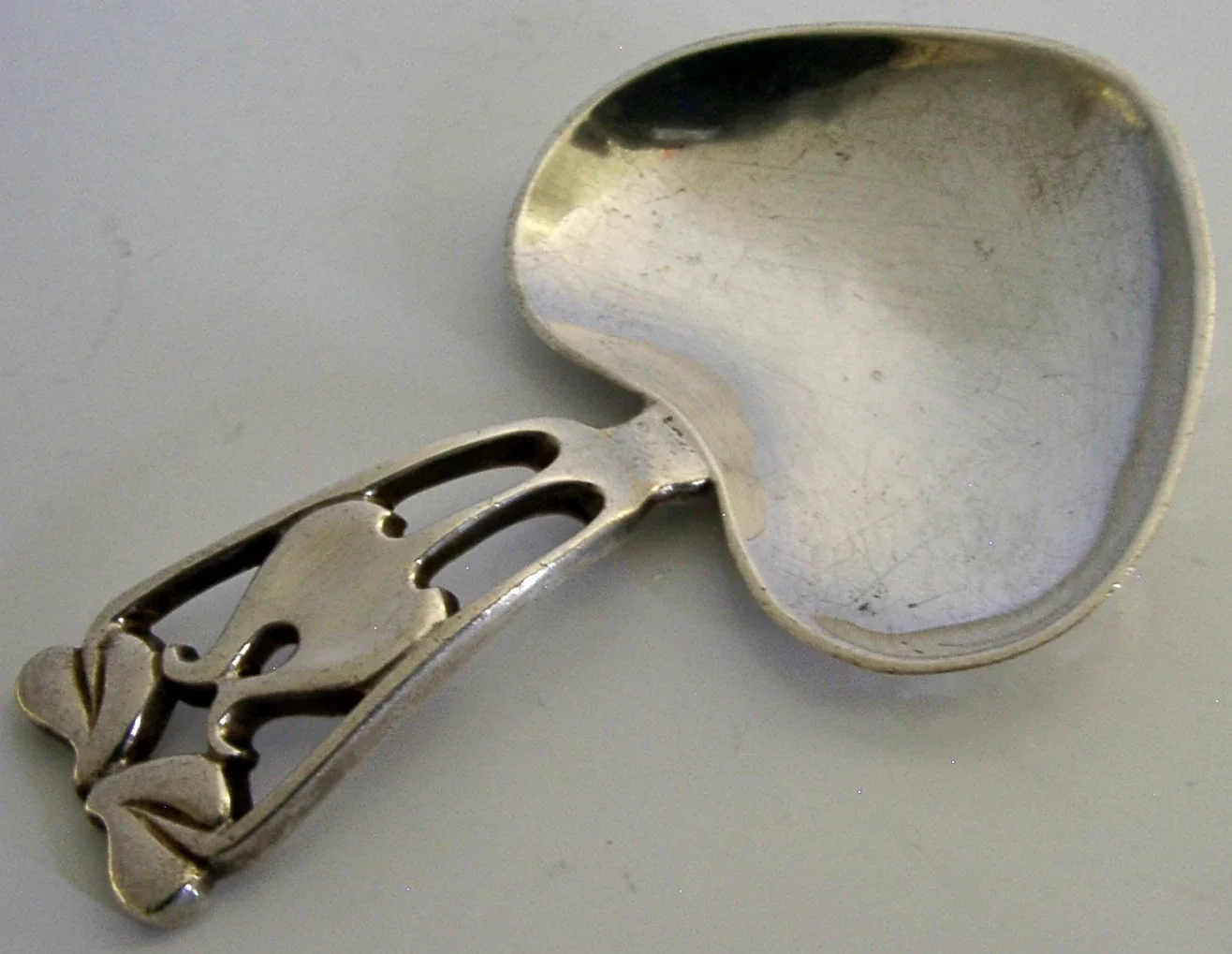 HEAVY STERLING SILVER A E JONES CADDY SPOON 1994 ARTS & CRAFTS