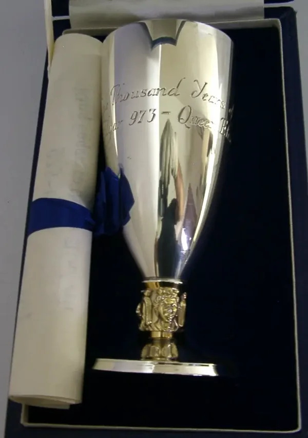 CASED STERLING SILVER 1000 YEARS of MONARCHY GOBLET 1973 ROYALTY 180g