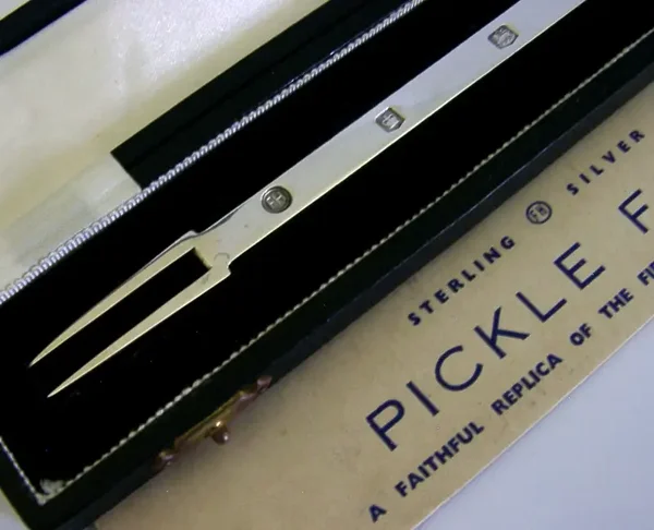ENGLISH 1633 COPY SOLID STERLING SILVER MANNERS PICKLE FORK 1959 CASED