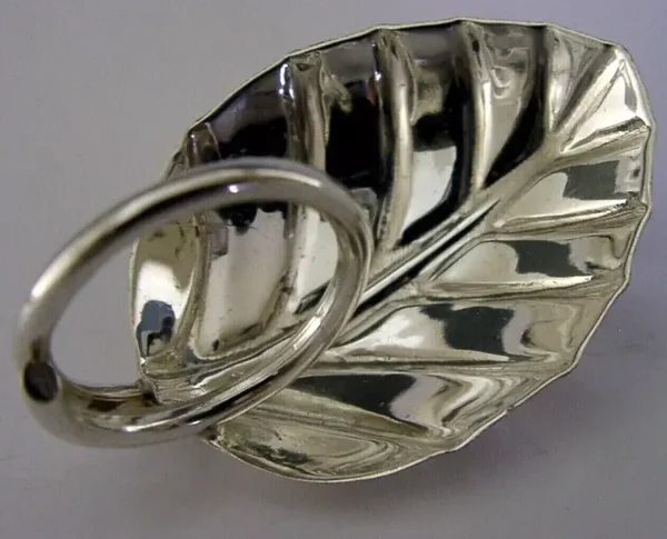 SUPERB ENGLISH SOLID STERLING SILVER LEAF CADDY SPOON 1962 GEOFFREY BELLAMY