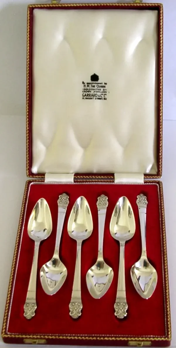 BEAUTIFUL 140g SET of SIX STERLING SILVER GRAPEFRUIT SPOONS 1965 CASED