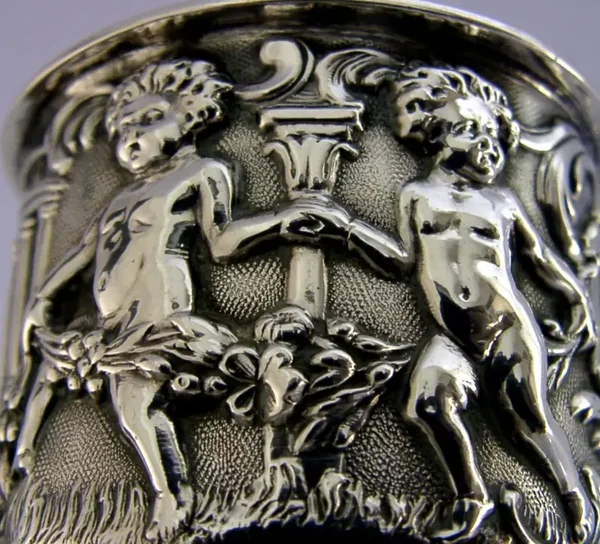 LARGE ENGLISH EDWARDIAN SOLID STERLING SILVER CHERUB NAPKIN RING 1910 ANTIQUE