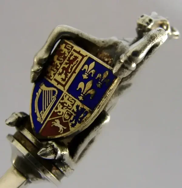 ENGLISH SOLID STERLING SILVER ELIZABETH II QUEENS BEAST SPOON 1977 46g HORSE