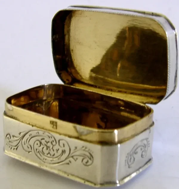 ANTIQUE 19th CENTURY STERLING SILVER SNUFF BOX c1800 GERMAN BELGIAN ?