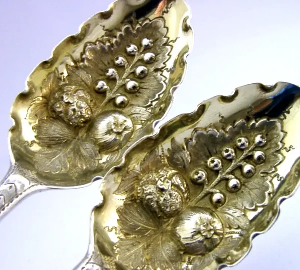 HESTER BATEMAN GEORGIAN STERLING SILVER GILT BERRY SERVING SPOONS 1786 ANTIQUE