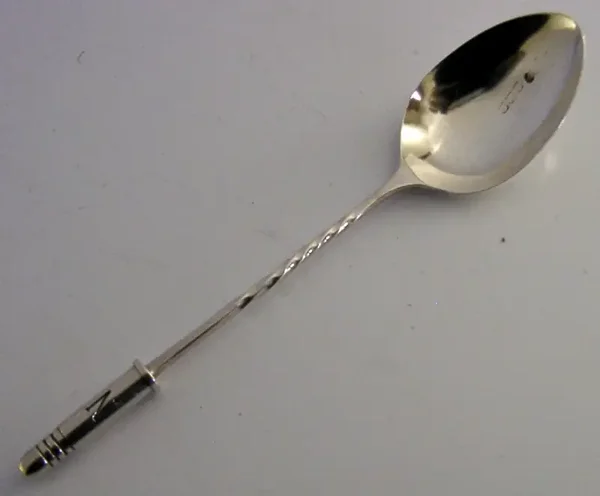 ENGLISH STERLING SILVER BULLET SPOON 1927 ANTIQUE SHOOTING MILITARY