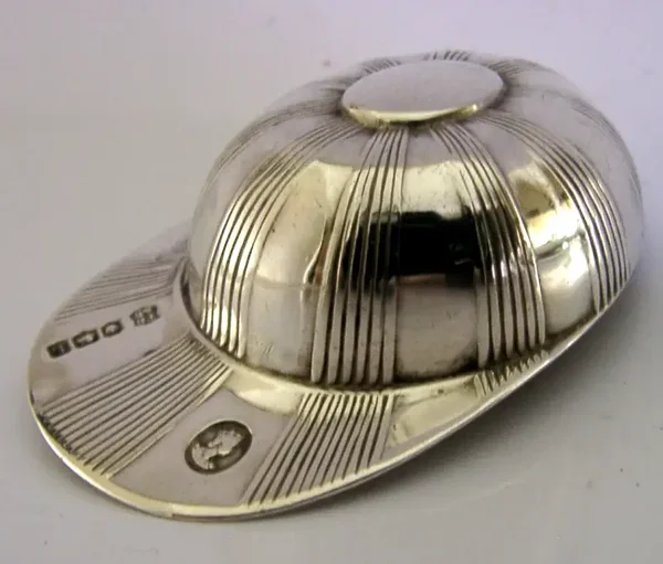 RARE NOVELTY STERLING SILVER CADDY SPOON JOCKEY CAP 1953 CORONATION HORSE RIDING