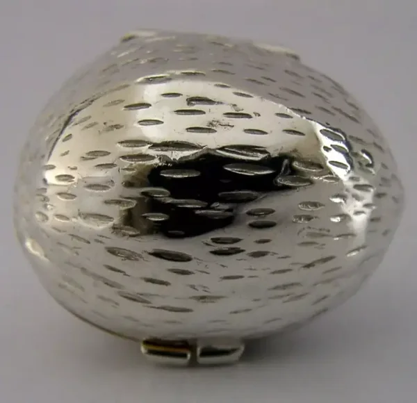 NOVELTY ENGLISH STERLING SILVER NUT BOX PECAN WALNUT 2024 24g CHRISTMAS