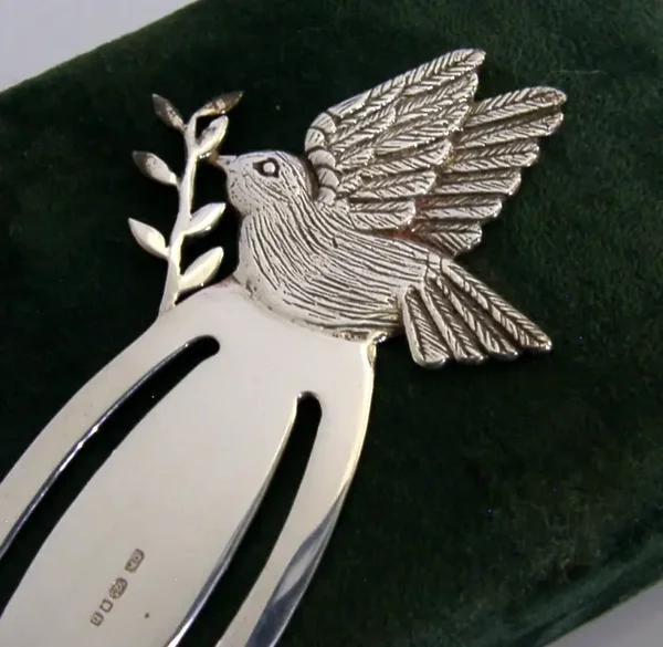 CASED STERLING SILVER BIRD DOVE PEACE BOOKMARK PAGE MAKER 2001 DOUGLAS PELL