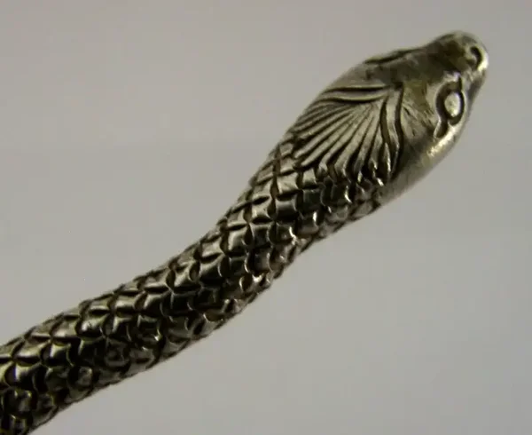 QUALITY INDIAN SOLID SILVER CADDY SPOON c1900 SNAKE HANDLE ANTIQUE ANIMAL