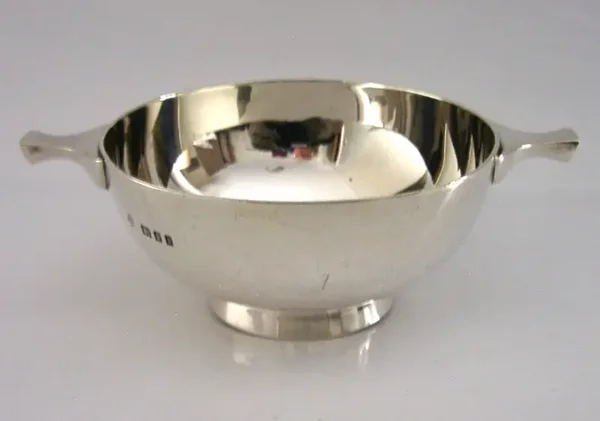 ENGLISH ANTIQUE SOLID STERLING SILVER WHISKY QUAICH CUP 1925 BARWARE 90g