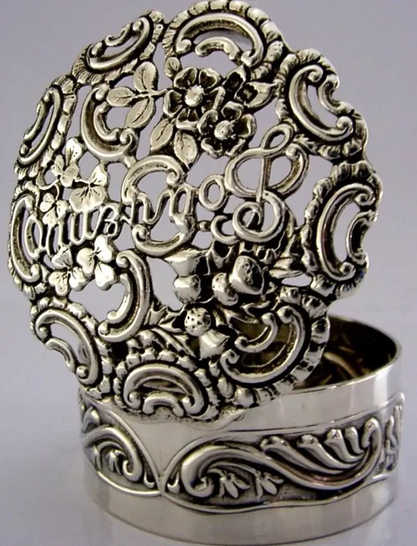 RARE 74g STERLING SILVER EDWARD VII ROYALTY PIERCED BOX 1900 ANTIQUE