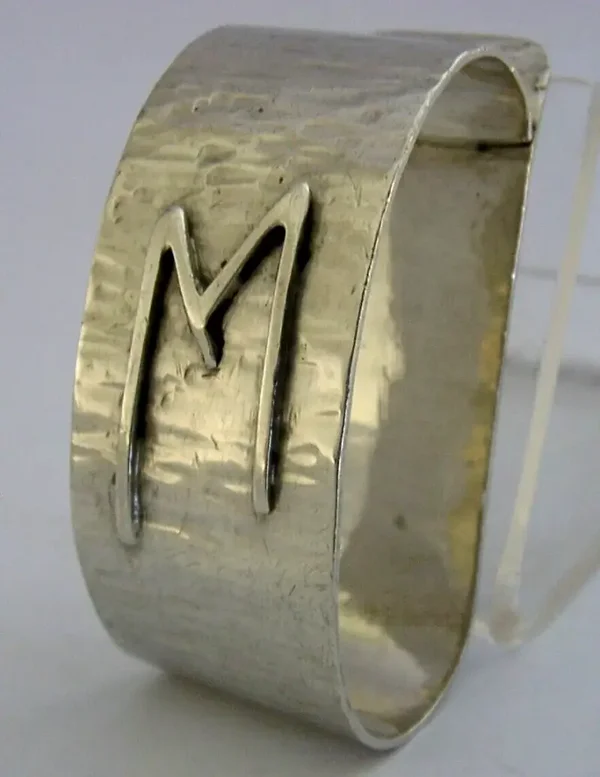 WALKTER KING MID CENTURY MODERN STERLING SILVER 'M' NAPKIN RING 1973