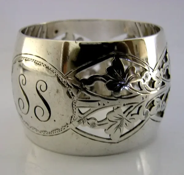 STUNNING ENGLISH STERLING SILVER SHAMROCK PIERCED NAPKIN RING 1921 ANTIQUE 32g