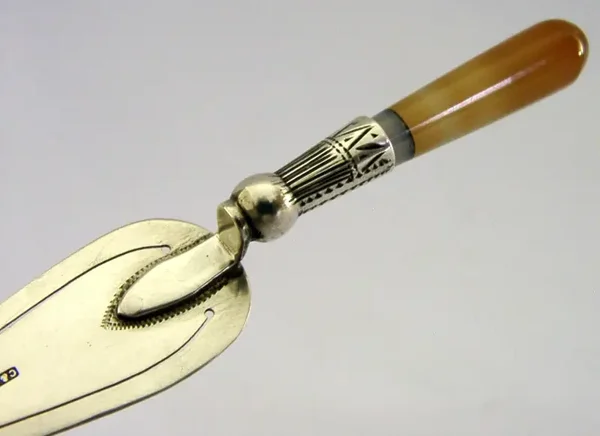 ANTIQUE ENGLISH STERLING SILVER AGATE TROWEL BOOKMARK PAGE MARKER c1900