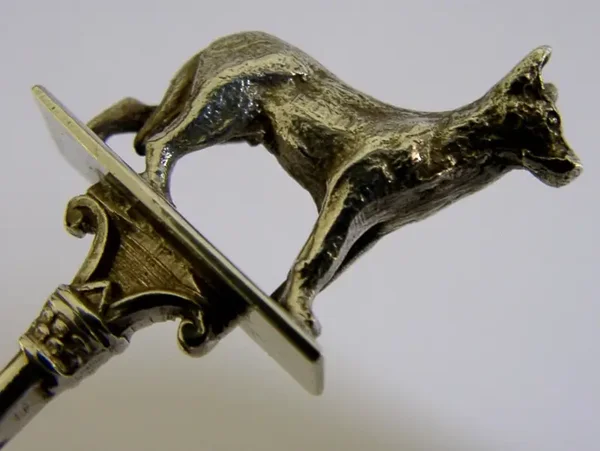 ENGLISH ANTIQUE STERLING SILVER ALSATIAN DOG SPOON 1924 GERMAN SHEPHERD