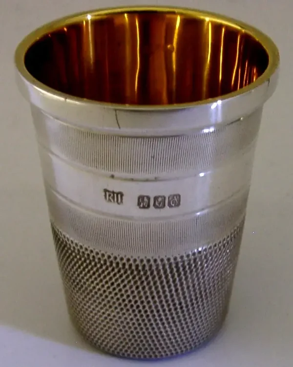 IRISH STERLING SILVER GIANT THIMBLE TOT SHOT BEAKER CUP MEASURE 1971 BARWARE