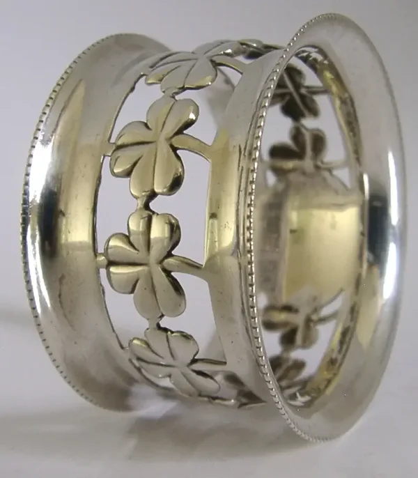 CHESTER STERLING SILVER LUCKY SHAMROCK CLOVER NAPKIN RING 1904 ANTIQUE