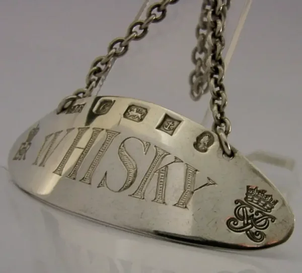 LARGE STERLING SILVER WHISKY LABEL 1977 QUEENS JUBILEE 23g 2.75inch